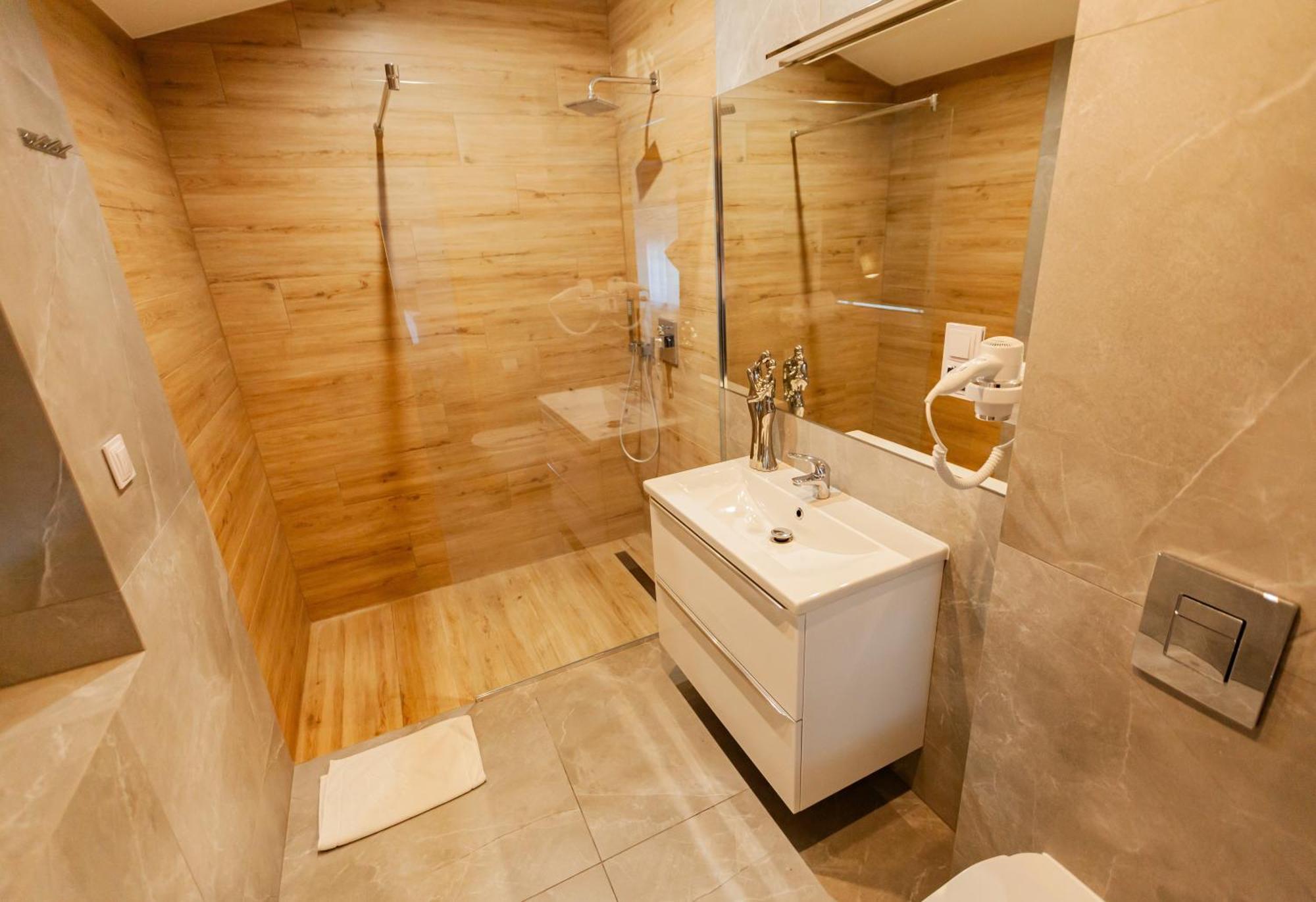 Hotel Pogoria Residence Домброва-Гурнича Екстер'єр фото